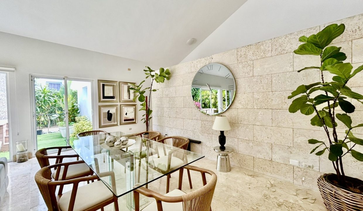 10d6ccc0-fee1-4bb0-b454-f33bd363ae40