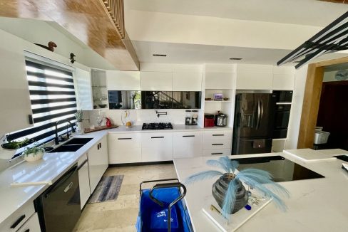 2abf10bc-a3ed-479f-a86c-fe839878ebd2